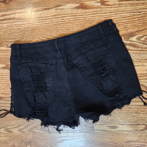 🔥 Sexy 🔥 Black Distressed Side Lace-up Mid-Rise Denim Jean Shorts Size Small - Picture 4 of 12